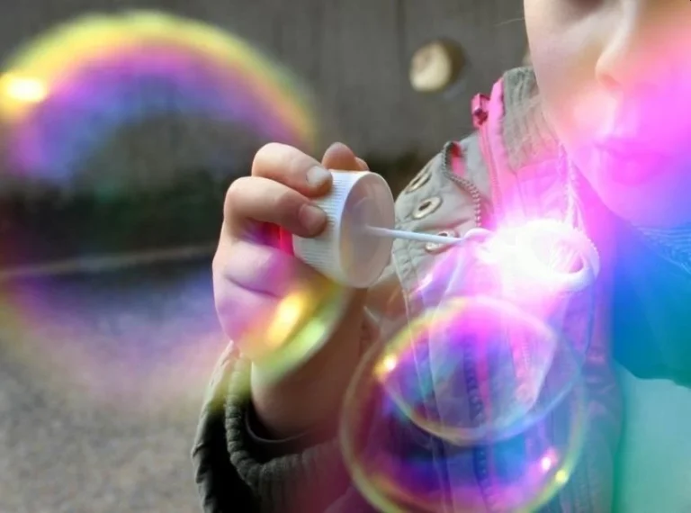 Artikelbild - Was ist das Innere Kind in (Selbsterkenntnis & Coaching) von Sandra Rosenitsch